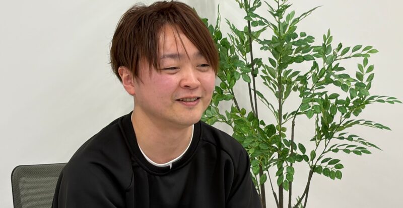 インタビューに答えてくれた秦さん