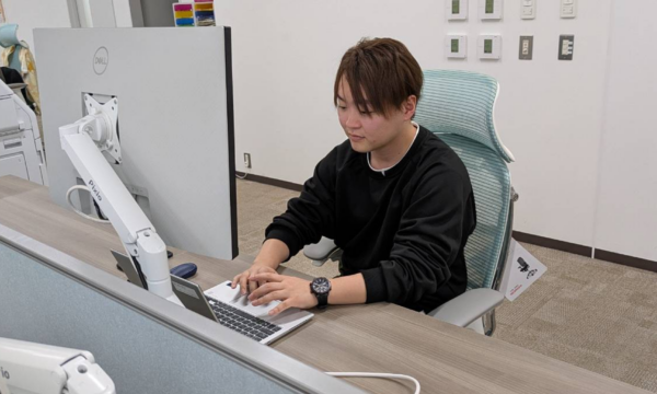 JTPS社員の一日 ― 本社／経理担当／秦さん編 - ヒトイロJTPS - コンテンツ